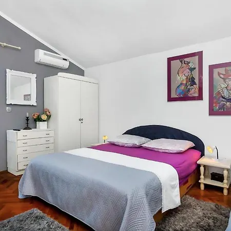 Maja Appartement *