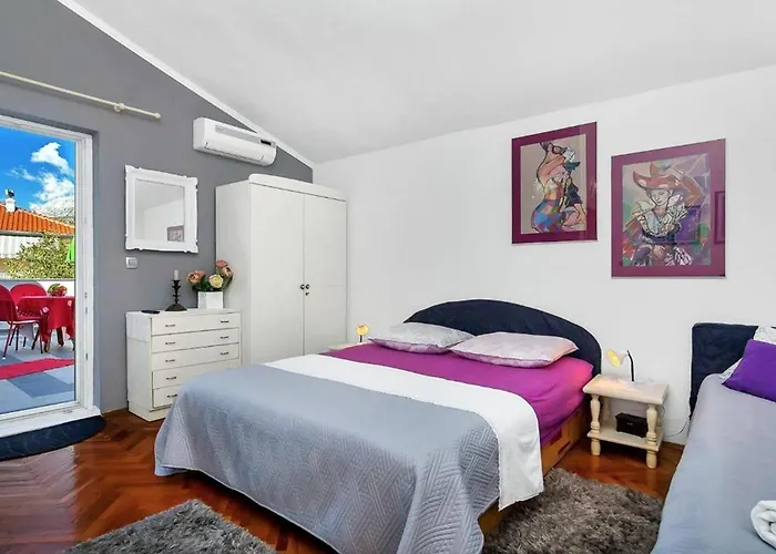 Maja Apartment *